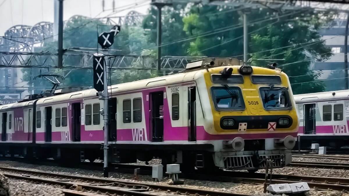 Explore Yatri: The First Official App by Central Railways 