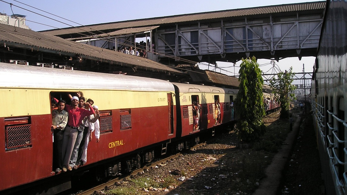 The Ultimate Guide to Navigating Mumbai's Local Train System