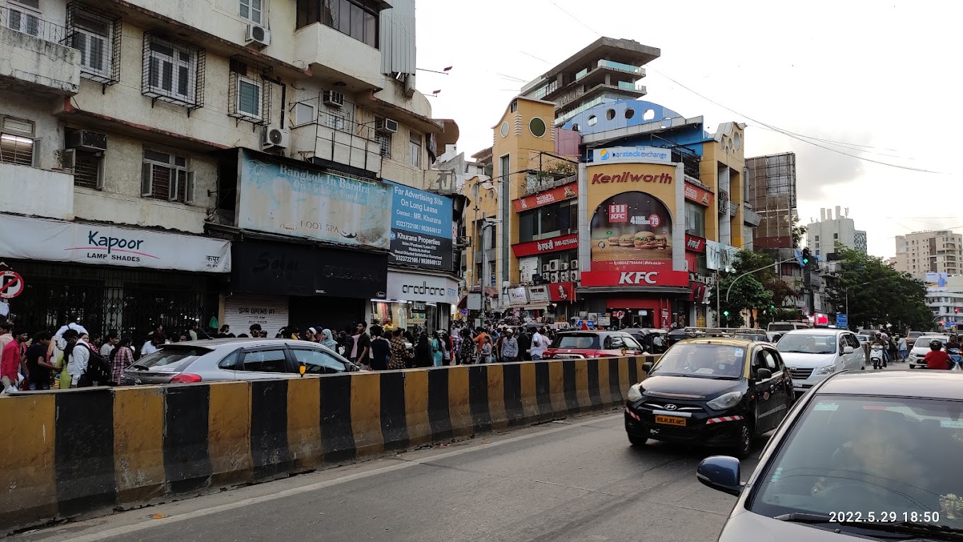 Bandra Linking Road: Top 10 markets to visit in Mumbai during Navratri and Diwali