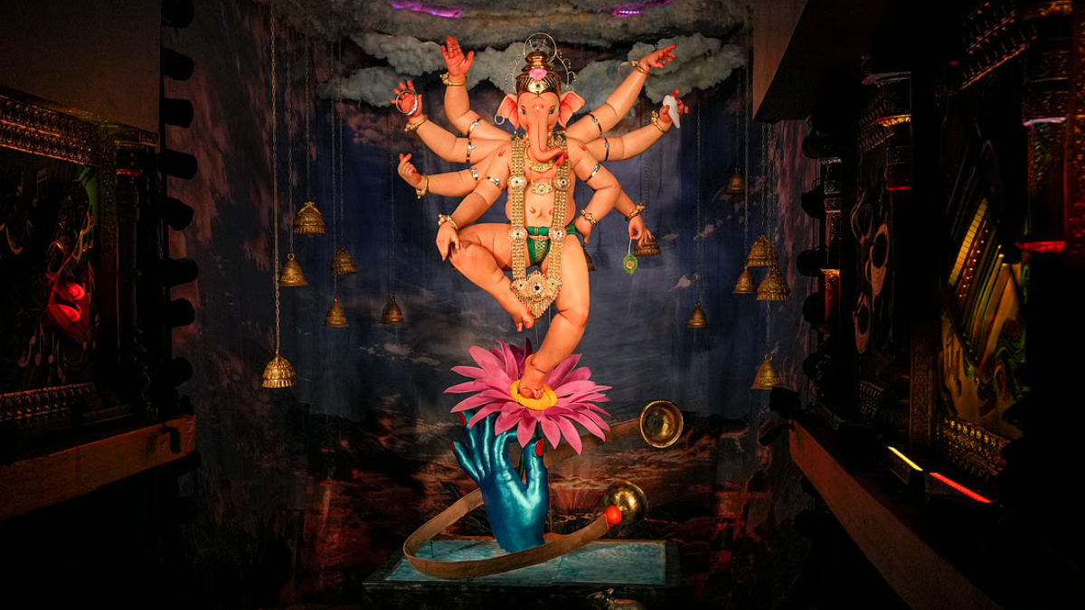 Mumbai Cha Raja – Parel’s Beloved Ganeshotsav Celebration